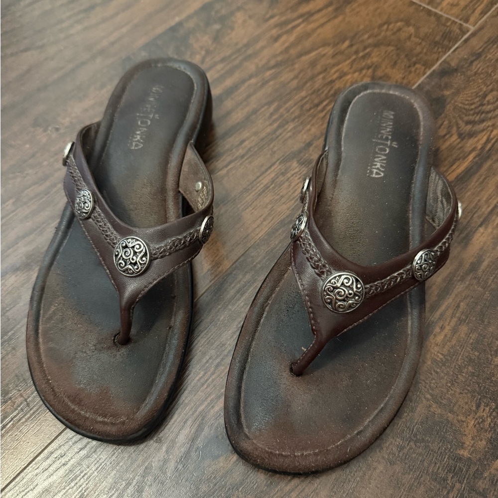 Minnetonka Brown Leather Sandals with Silver Accents